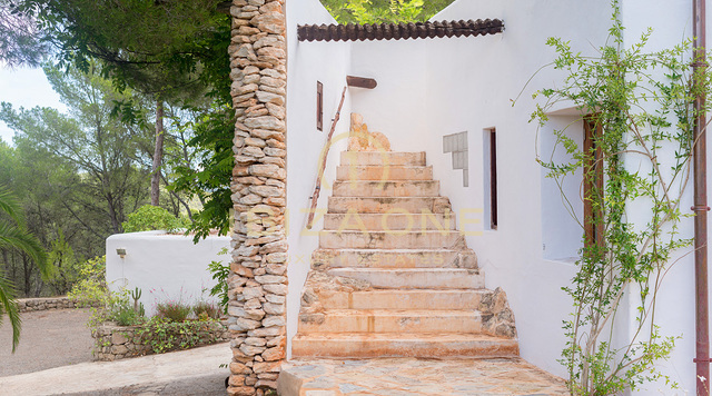 ملكية فاخرة كبيرة بالقرب من إيبيزا مع مناظر ريفية للبيع