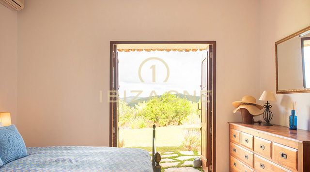 Großes Luxus Anwesen in der Nähe von Ibiza mit Landschaftsblick zum Verkauf