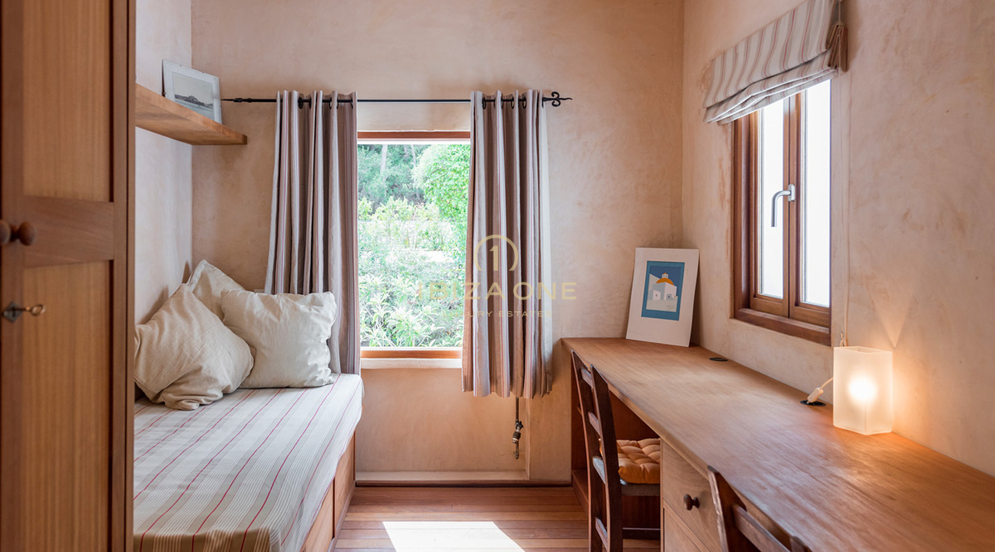 Grande proprietà di lusso vicino a Ibiza con vista sulla campagna in vendita