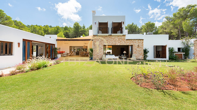 Large luxury property near Ibiza with countryside views for sale