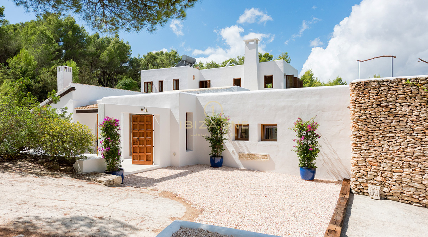 Large luxury property near Ibiza with countryside views for sale