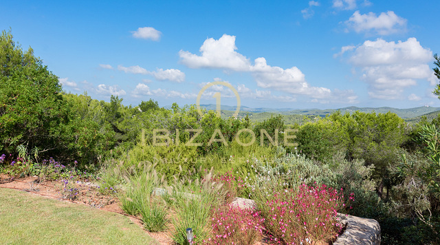 Großes Luxus Anwesen in der Nähe von Ibiza mit Landschaftsblick zum Verkauf