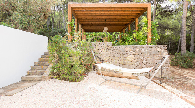 ملكية فاخرة كبيرة بالقرب من إيبيزا مع مناظر ريفية للبيع