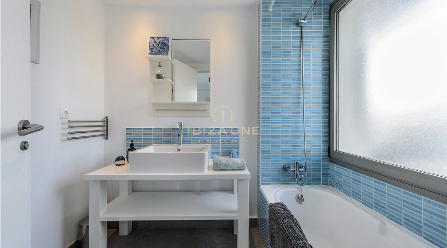 Schönes Luxusapartment mit großer Terrasse in gepflegter Anlage zu verkaufen, Ibiza - Schönes Luxusapartment mit großer Terrasse in gepflegter Anlage zu vermieten, Ibiza