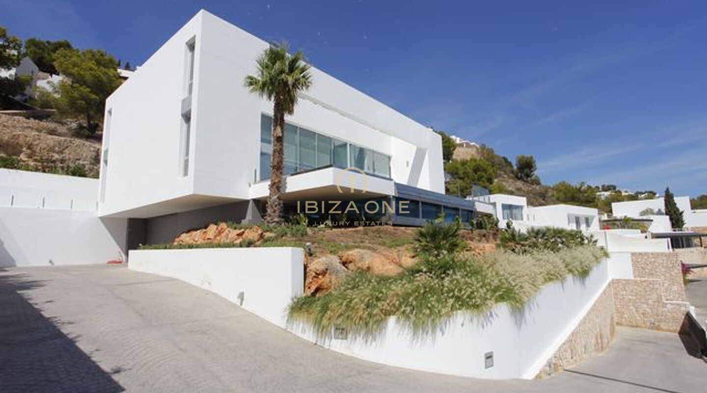 Villa de lujo de arquitectura moderna con vistas únicas al mar en venta, Ibiza - Villa de lujo de arquitectura moderna con vistas únicas al mar en alquiler, Ibiza