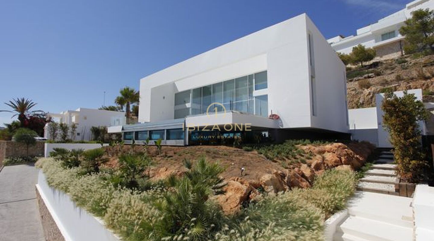 Villa de lujo de arquitectura moderna con vistas únicas al mar en venta, Ibiza - Villa de lujo de arquitectura moderna con vistas únicas al mar en alquiler, Ibiza