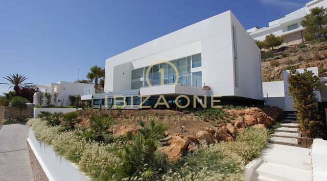 Villa de lujo de arquitectura moderna con vistas únicas al mar en venta, Ibiza - Villa de lujo de arquitectura moderna con vistas únicas al mar en alquiler, Ibiza