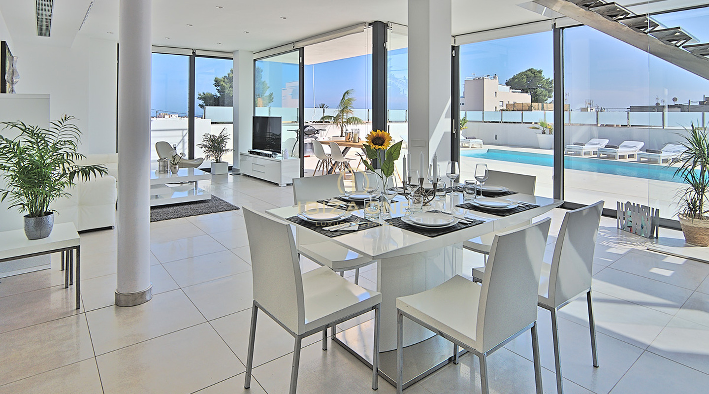 Villa de luxe moderne à vendre près d'Ibiza, Ibiza - Villa de luxe moderne à louer près d'Ibiza, Ibiza - La villa dispose d'une licence de location touristique avec le numéro suivant ET-0269-E