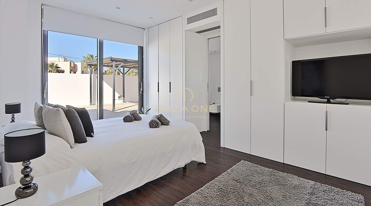 Nueva villa moderna de lujo cerca de la ciudad de Ibiza en venta, Ibiza - Nueva villa moderna de lujo cerca de la ciudad de Ibiza en alquiler, Ibiza - la villa tiene una licencia de alquiler turístico con el siguiente número ET-0269-E