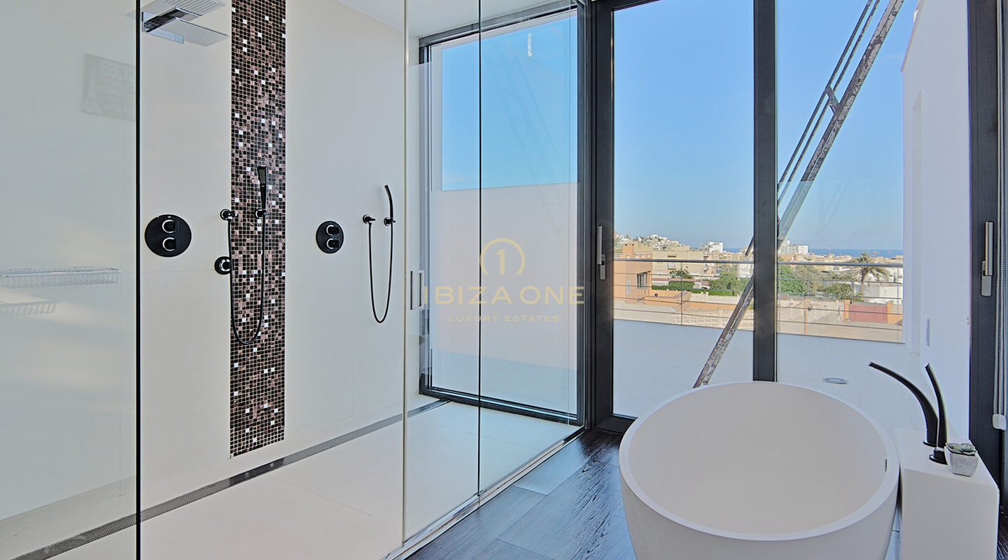 Nueva villa moderna de lujo cerca de la ciudad de Ibiza en venta, Ibiza - Nueva villa moderna de lujo cerca de la ciudad de Ibiza en alquiler, Ibiza - la villa tiene una licencia de alquiler turístico con el siguiente número ET-0269-E
