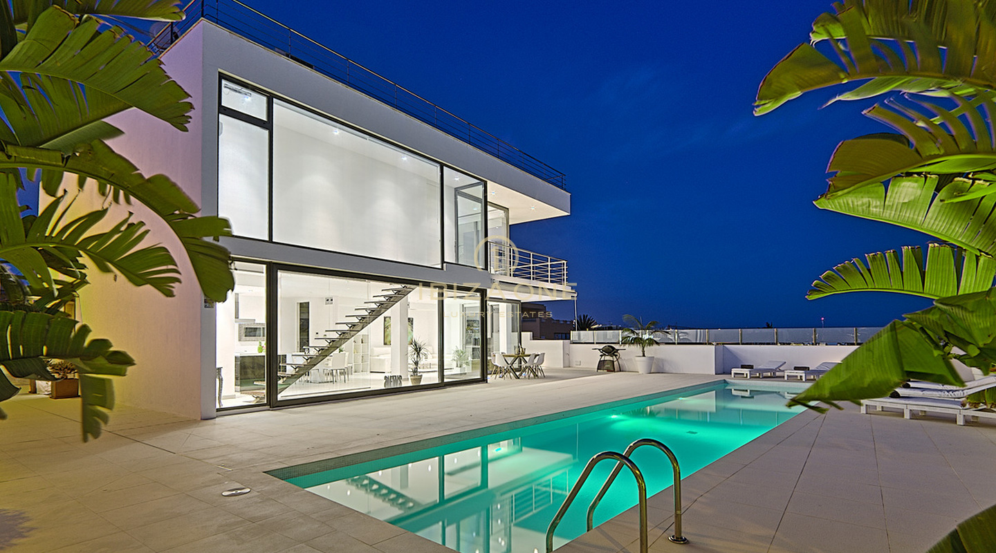 Villa de luxe moderne à vendre près d'Ibiza, Ibiza - Villa de luxe moderne à louer près d'Ibiza, Ibiza - La villa dispose d'une licence de location touristique avec le numéro suivant ET-0269-E