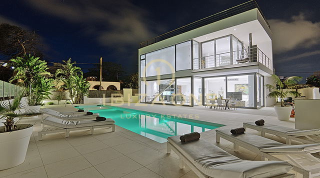 Neue luxuriöse moderne Villa in der Nähe von Ibiza-Stadt zu verkaufen, Ibiza - Neue luxuriöse moderne Villa in der Nähe von Ibiza-Stadt zu vermieten, Ibiza - die Villa verfügt über eine touristische Vermietungslizenz mit der Nummer ET-0269-E