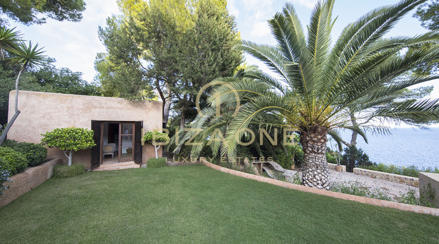 Lujosa villa en primera línea de mar con acceso directo al mar en venta, Ibiza - Lujosa casa sobre el agua con acceso directo al mar en venta, Ibiza - Lujosa villa en primera línea de playa con acceso directo al mar en venta, Ibiza - Lujosa villa en primera línea de mar con acceso directo al mar en alquiler, Ibiza - Lujosa casa sobre el agua con acceso directo al mar en alquiler, Ibiza - Lujosa villa en primera línea de playa con acceso directo al mar en alquiler, Ibiza