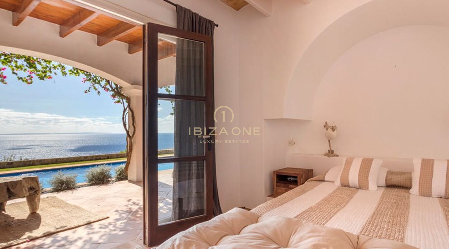 Luxuriöse Villa in erster Meereslinie mit direktem Meerzugang zu verkaufen, Ibiza - Luxuriöses Wasserhaus mit direktem Meerzugang zu verkaufen, Ibiza - Luxuriöse Villa am Strand mit direktem Meerzugang zu verkaufen, Ibiza - Luxuriöse Villa in erster Meereslinie mit direktem Meerzugang zu vermieten, Ibiza - Luxuriöses Wasserhaus mit direktem Meerzugang zu vermieten, Ibiza - Luxuriöse Villa am Strand mit direktem Meerzugang zu vermieten, Ibiza