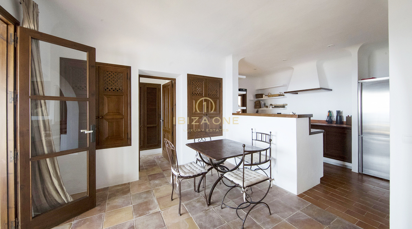 Luxe villa direct aan zee met directe toegang tot de zee te koop, Ibiza - Luxe waterhuis met directe toegang tot de zee te koop, Ibiza - Luxe villa aan het strand met directe toegang tot de zee te koop, Ibiza - Luxe villa direct aan zee met directe toegang tot de zee te huur, Ibiza - Luxe waterhuis met directe toegang tot de zee te huur, Ibiza - Luxe villa aan het strand met directe toegang tot de zee te huur, Ibiza