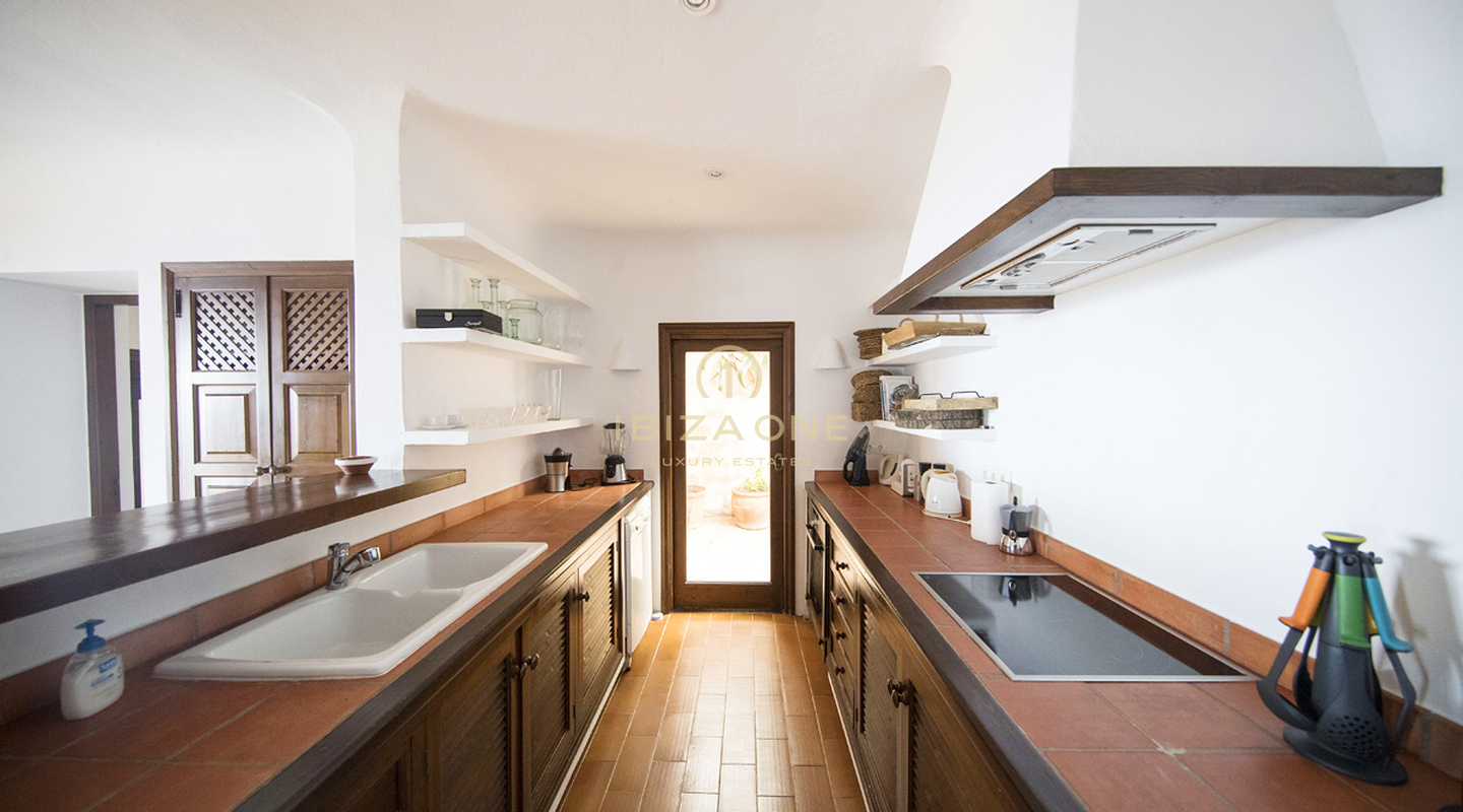 Luxe villa direct aan zee met directe toegang tot de zee te koop, Ibiza - Luxe waterhuis met directe toegang tot de zee te koop, Ibiza - Luxe villa aan het strand met directe toegang tot de zee te koop, Ibiza - Luxe villa direct aan zee met directe toegang tot de zee te huur, Ibiza - Luxe waterhuis met directe toegang tot de zee te huur, Ibiza - Luxe villa aan het strand met directe toegang tot de zee te huur, Ibiza