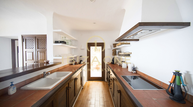 Lujosa villa en primera línea de mar con acceso directo al mar en venta, Ibiza - Lujosa casa sobre el agua con acceso directo al mar en venta, Ibiza - Lujosa villa en primera línea de playa con acceso directo al mar en venta, Ibiza - Lujosa villa en primera línea de mar con acceso directo al mar en alquiler, Ibiza - Lujosa casa sobre el agua con acceso directo al mar en alquiler, Ibiza - Lujosa villa en primera línea de playa con acceso directo al mar en alquiler, Ibiza