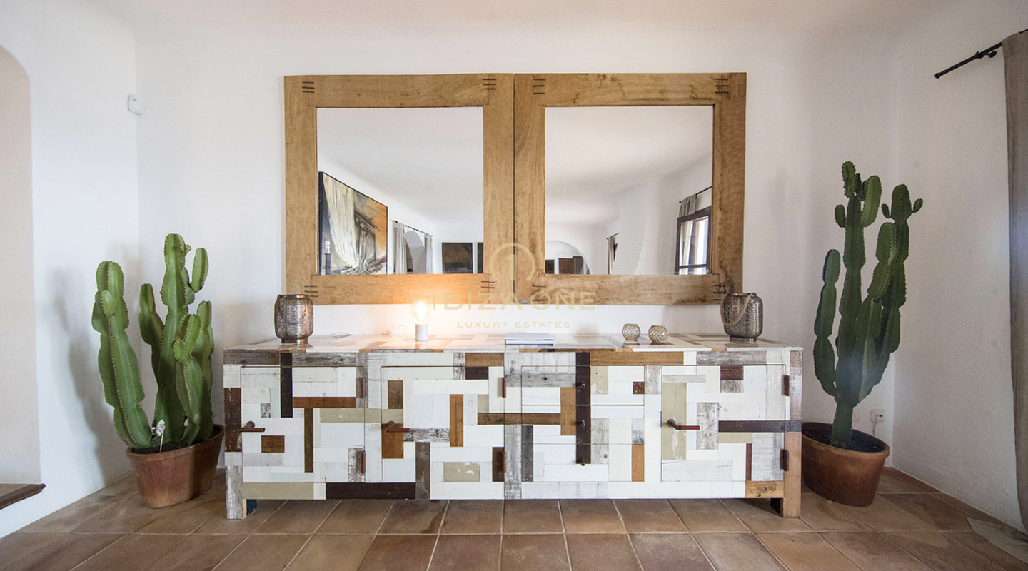 Luxuriöse Villa in erster Meereslinie mit direktem Meerzugang zu verkaufen, Ibiza - Luxuriöses Wasserhaus mit direktem Meerzugang zu verkaufen, Ibiza - Luxuriöse Villa am Strand mit direktem Meerzugang zu verkaufen, Ibiza - Luxuriöse Villa in erster Meereslinie mit direktem Meerzugang zu vermieten, Ibiza - Luxuriöses Wasserhaus mit direktem Meerzugang zu vermieten, Ibiza - Luxuriöse Villa am Strand mit direktem Meerzugang zu vermieten, Ibiza