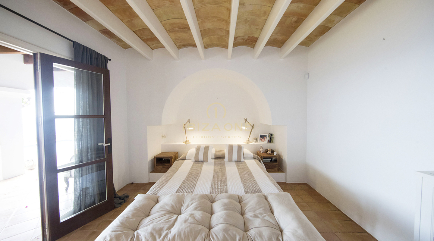 Luxuriöse Villa in erster Meereslinie mit direktem Meerzugang zu verkaufen, Ibiza - Luxuriöses Wasserhaus mit direktem Meerzugang zu verkaufen, Ibiza - Luxuriöse Villa am Strand mit direktem Meerzugang zu verkaufen, Ibiza - Luxuriöse Villa in erster Meereslinie mit direktem Meerzugang zu vermieten, Ibiza - Luxuriöses Wasserhaus mit direktem Meerzugang zu vermieten, Ibiza - Luxuriöse Villa am Strand mit direktem Meerzugang zu vermieten, Ibiza