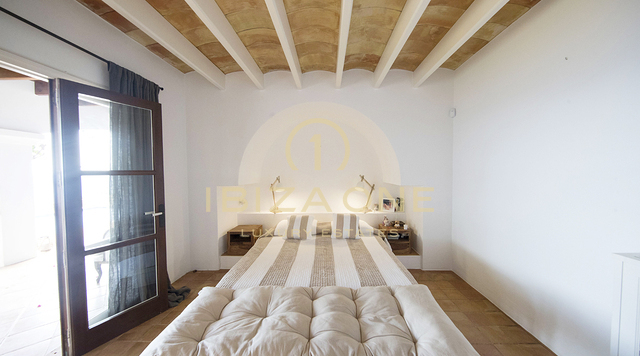 Luxuriöse Villa in erster Meereslinie mit direktem Meerzugang zu verkaufen, Ibiza - Luxuriöses Wasserhaus mit direktem Meerzugang zu verkaufen, Ibiza - Luxuriöse Villa am Strand mit direktem Meerzugang zu verkaufen, Ibiza - Luxuriöse Villa in erster Meereslinie mit direktem Meerzugang zu vermieten, Ibiza - Luxuriöses Wasserhaus mit direktem Meerzugang zu vermieten, Ibiza - Luxuriöse Villa am Strand mit direktem Meerzugang zu vermieten, Ibiza