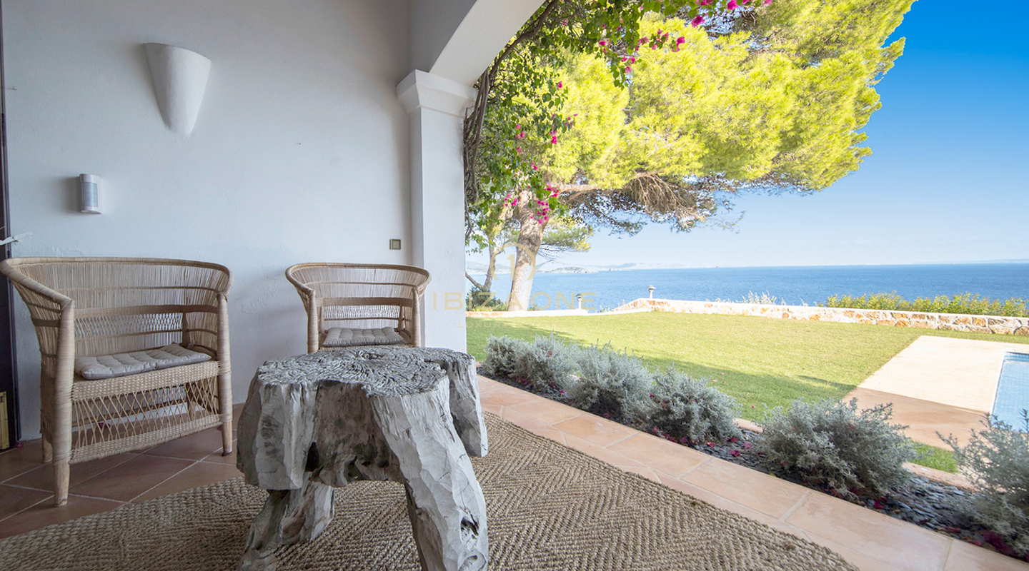 Luxurious first sea line villa with direct sea access for sale, Ibiza - Luxurious waterhouse with direct sea access for sale, Ibiza - Luxurious beachfront villa with direct sea access for sale, Ibiza - Luxurious first sea line villa with direct sea access for rent, Ibiza - Luxurious waterhouse with direct sea access for rent, Ibiza - Luxurious beachfront villa with direct sea access for rent, Ibiza