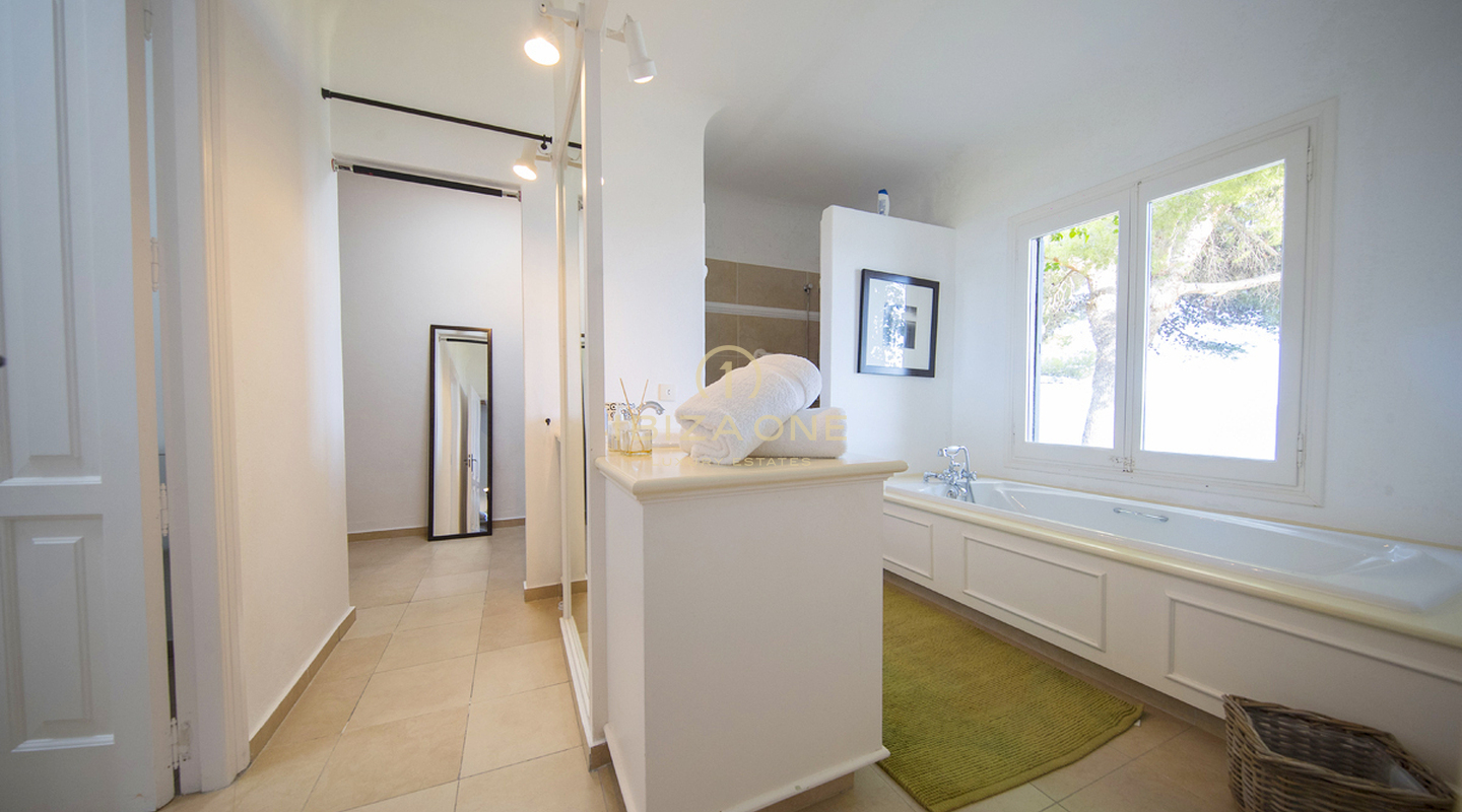 Lussuosa villa in prima linea sul mare con accesso diretto al mare in vendita, Ibiza - Lussuosa casa sull'acqua con accesso diretto al mare in vendita, Ibiza - Lussuosa villa fronte mare con accesso diretto al mare in vendita, Ibiza - Lussuosa villa in prima linea sul mare con accesso diretto al mare in affitto, Ibiza - Lussuosa casa sull'acqua con accesso diretto al mare in affitto, Ibiza - Lussuosa villa fronte mare con accesso diretto al mare in affitto, Ibiza