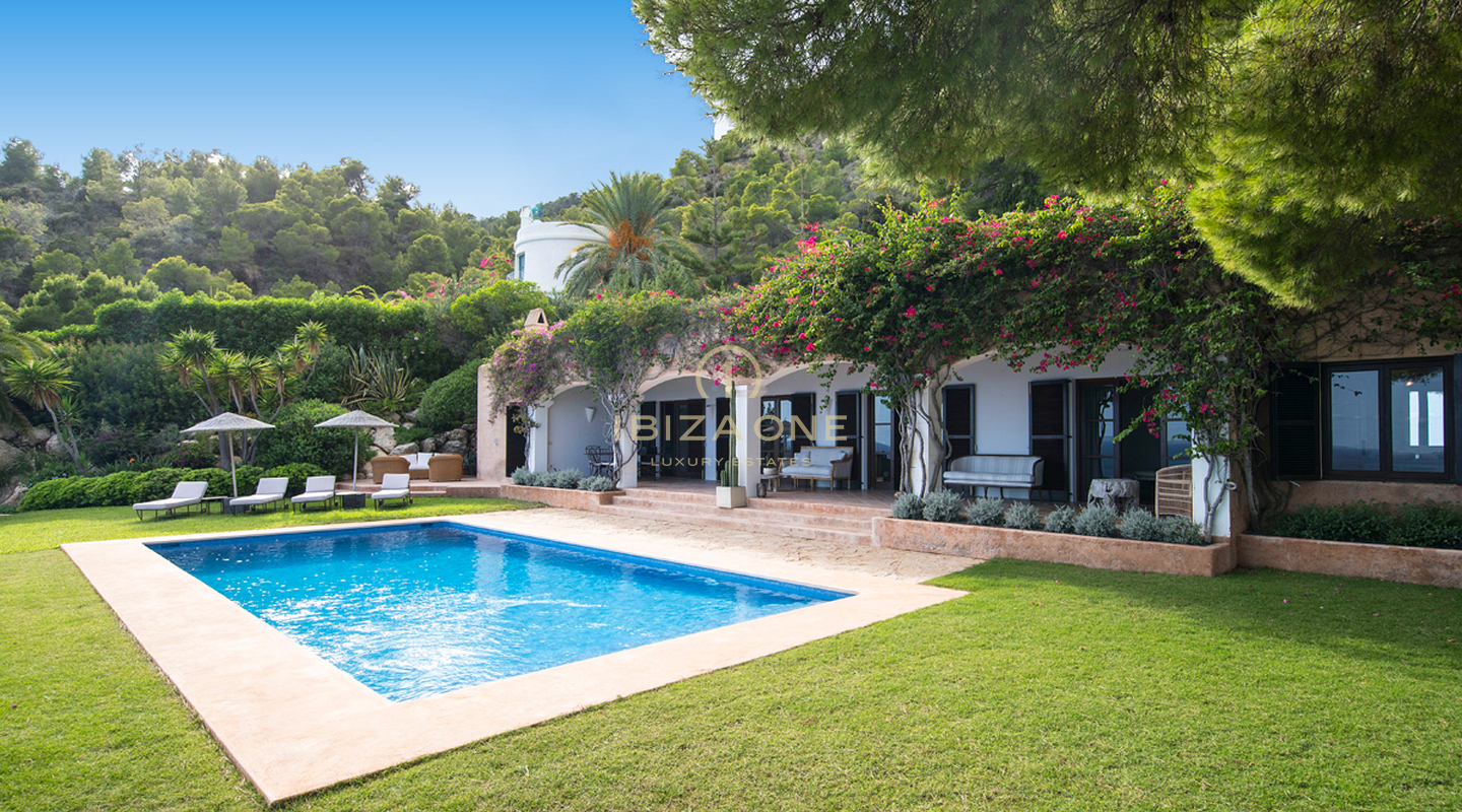 Luxueuse villa en première ligne de mer avec accès direct à la mer à vendre, Ibiza - Luxueuse maison sur l'eau avec accès direct à la mer à vendre, Ibiza - Luxueuse villa en bord de mer avec accès direct à la mer à vendre, Ibiza - Luxueuse villa en première ligne de mer avec accès direct à la mer à louer, Ibiza - Luxueuse maison sur l'eau avec accès direct à la mer à louer, Ibiza - Luxueuse villa en bord de mer avec accès direct à la mer à louer, Ibiza