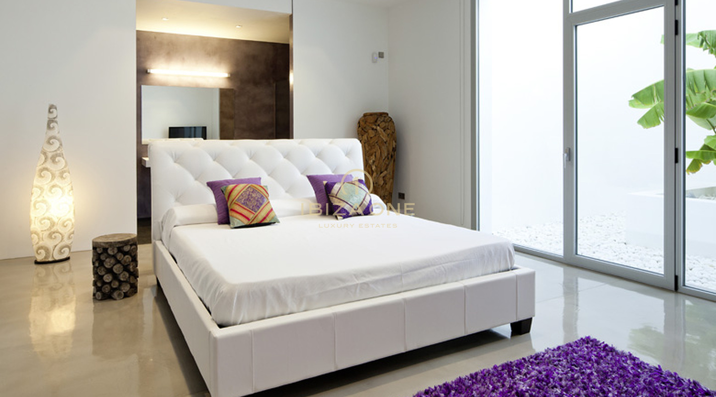 فيلا فاخرة حديثة وبسيطة مع رخصة إيجار للبيع في إيبيزا - فيلا فاخرة حديثة وبسيطة مع رخصة إيجار للبيع في إيبيزا