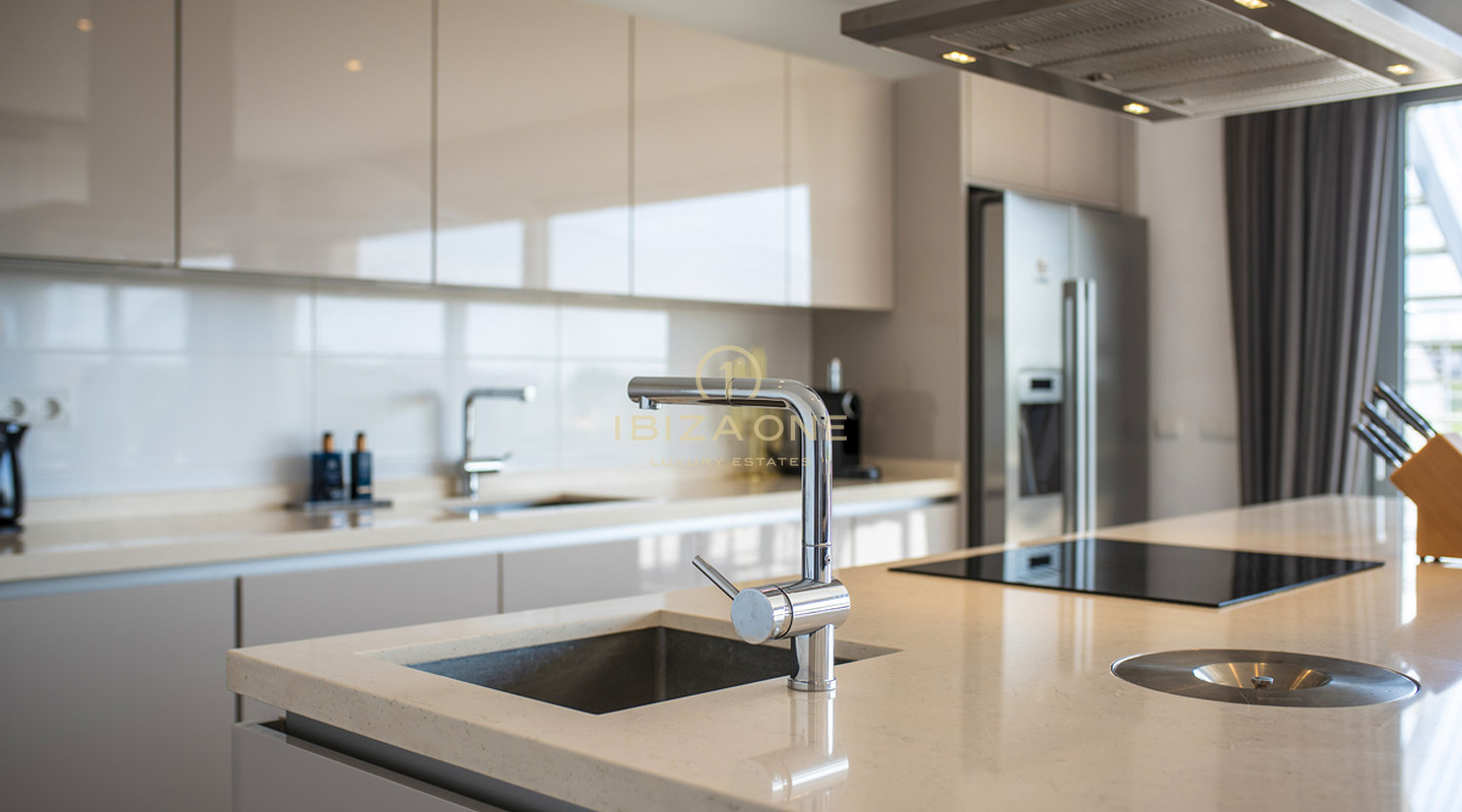 Modernes Luxus-Penthouse mit Blick auf das Meer und die Altstadt zu verkaufen, Ibiza - Modernes Luxus-Penthouse mit Blick auf das Meer und die Altstadt zu vermieten, Ibiza