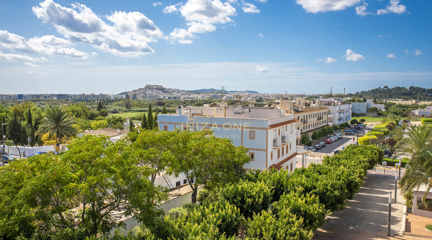 Penthouse de luxe moderne avec vue sur la mer et la vieille ville à vendre, Ibiza - Penthouse de luxe moderne avec vue sur la mer et la vieille ville à louer, Ibiza