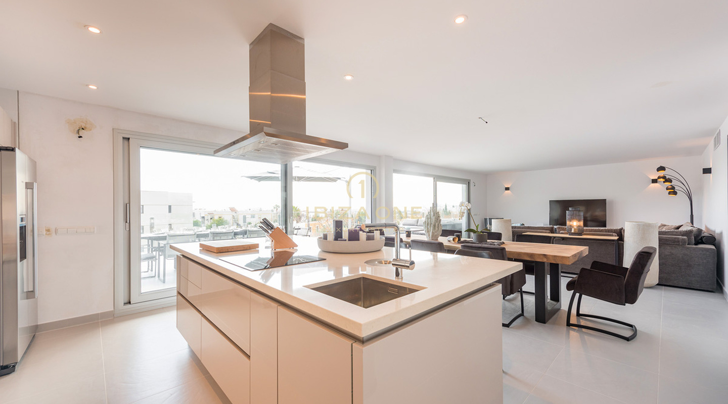 Penthouse de luxe moderne avec vue sur la mer et la vieille ville à vendre, Ibiza - Penthouse de luxe moderne avec vue sur la mer et la vieille ville à louer, Ibiza