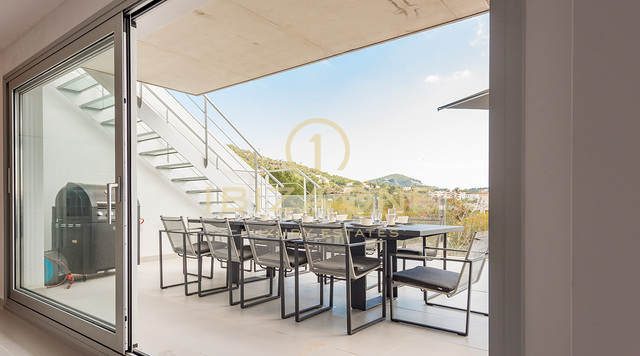 Penthouse de luxe moderne avec vue sur la mer et la vieille ville à vendre, Ibiza - Penthouse de luxe moderne avec vue sur la mer et la vieille ville à louer, Ibiza