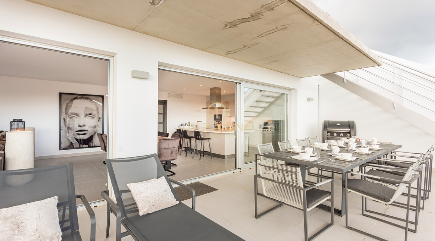 Penthouse de luxe moderne avec vue sur la mer et la vieille ville à vendre, Ibiza - Penthouse de luxe moderne avec vue sur la mer et la vieille ville à louer, Ibiza