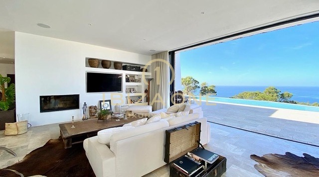 Neu gebaute Luxusvilla im Blakstad-Stil mit Meerblick in der Nähe zu verkaufen, Ibiza - Neu gebaute Luxusvilla im Blakstad-Stil mit Meerblick in der Nähe zu vermieten, Ibiza