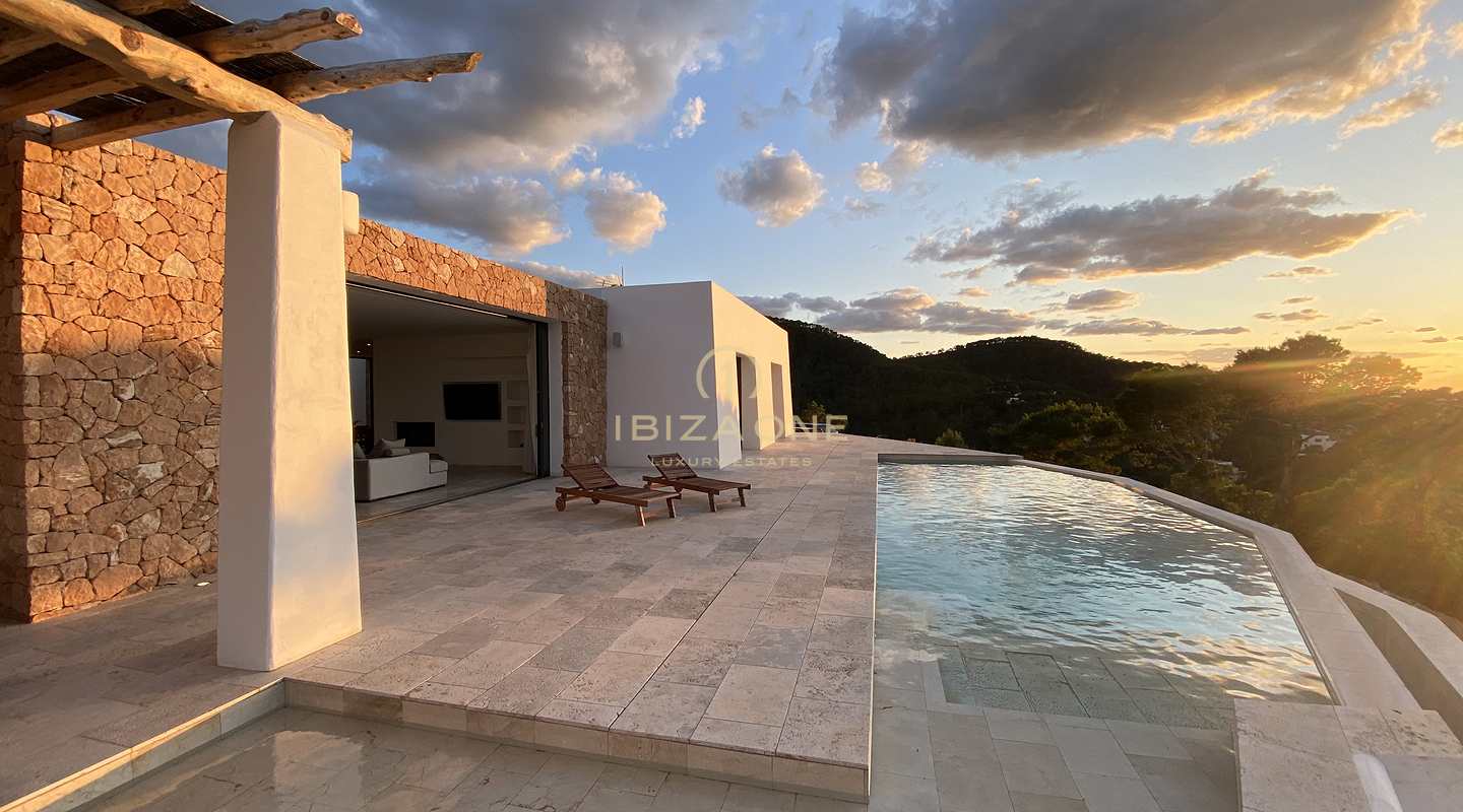 Villa de luxe de style Blakstad récemment construite avec vue imprenable sur la mer à vendre, Ibiza - Villa de luxe de style Blakstad récemment construite avec vue imprenable sur la mer à louer, Ibiza