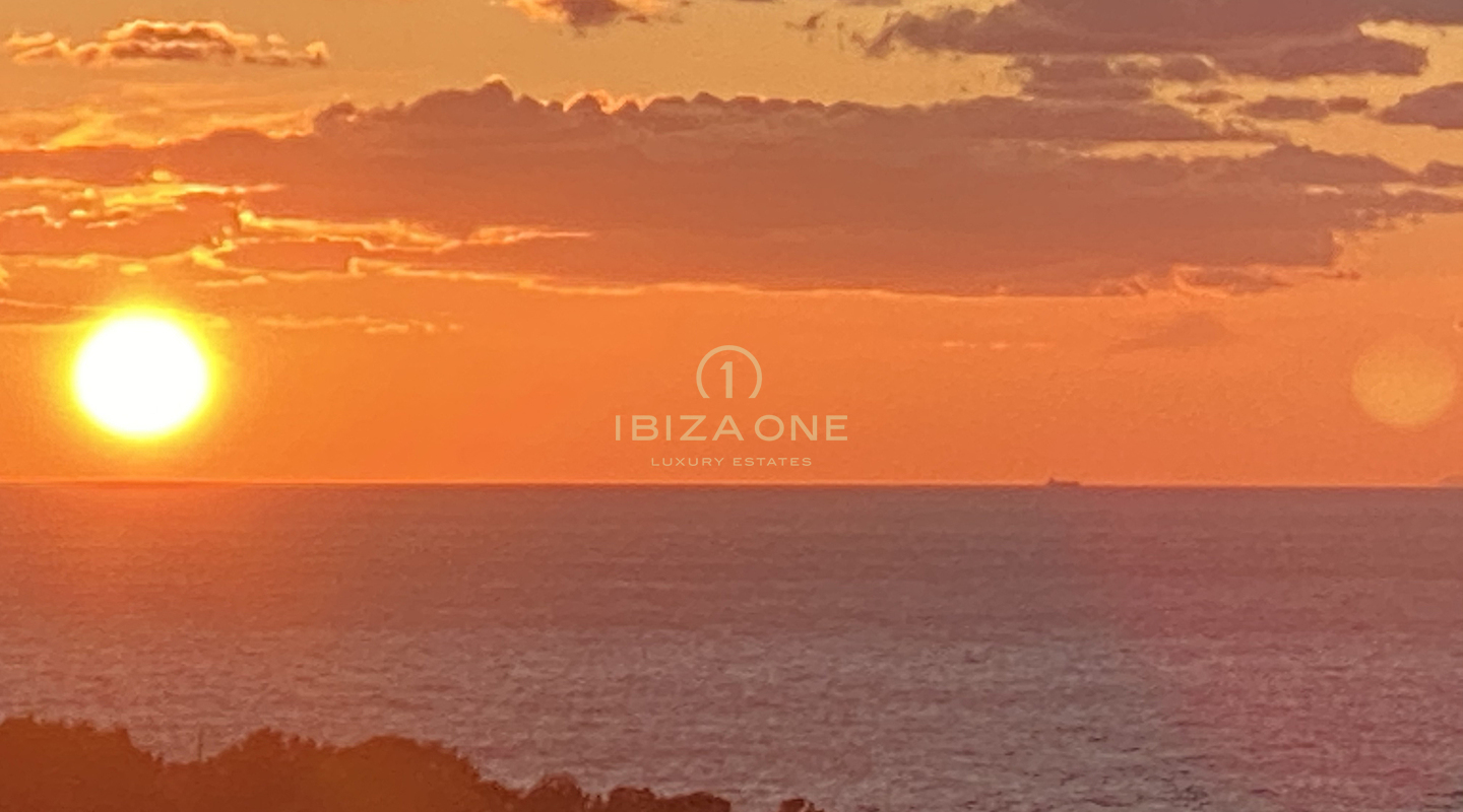 Villa de luxe de style Blakstad récemment construite avec vue imprenable sur la mer à vendre, Ibiza - Villa de luxe de style Blakstad récemment construite avec vue imprenable sur la mer à louer, Ibiza