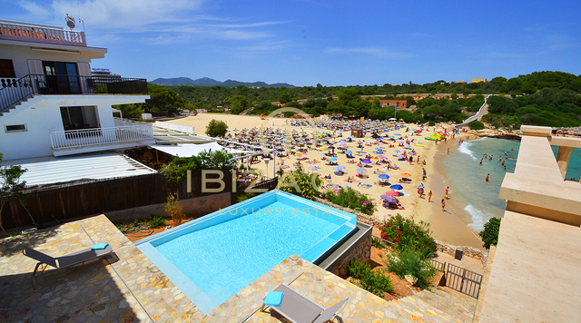 Preciosa villa de lujo en primera línea de estilo mallorquín justo en la playa con licencia de alquiler en venta, Ibiza - Preciosa villa de lujo en primera línea de estilo mallorquín justo en la playa con licencia de alquiler en alquiler, Ibiza