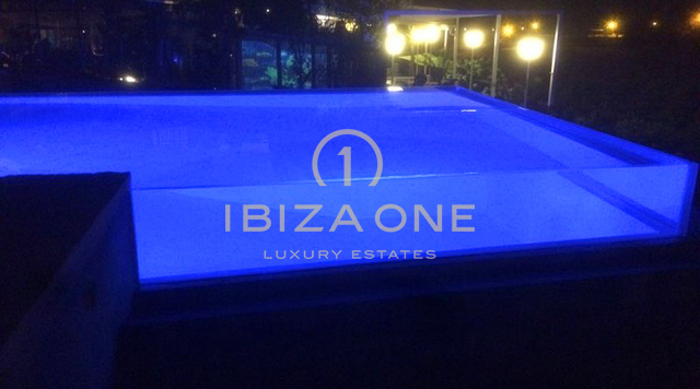 Bellissima villa di lusso in prima linea in stile maiorchino, direttamente sulla spiaggia, con licenza di affitto, in vendita, Ibiza - Bellissima villa di lusso in prima linea in stile maiorchino, direttamente sulla spiaggia, con licenza di affitto, in affitto, Ibiza
