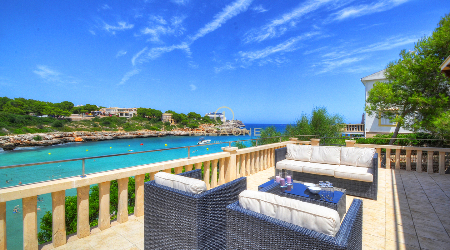 Preciosa villa de lujo en primera línea de estilo mallorquín justo en la playa con licencia de alquiler en venta, Ibiza - Preciosa villa de lujo en primera línea de estilo mallorquín justo en la playa con licencia de alquiler en alquiler, Ibiza
