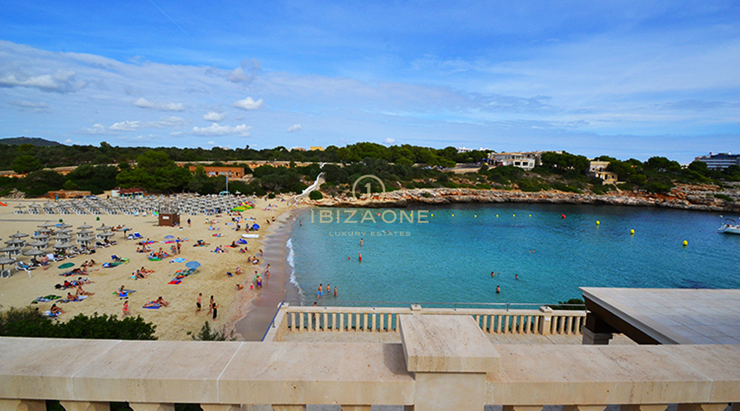 Preciosa villa de lujo en primera línea de estilo mallorquín justo en la playa con licencia de alquiler en venta, Ibiza - Preciosa villa de lujo en primera línea de estilo mallorquín justo en la playa con licencia de alquiler en alquiler, Ibiza