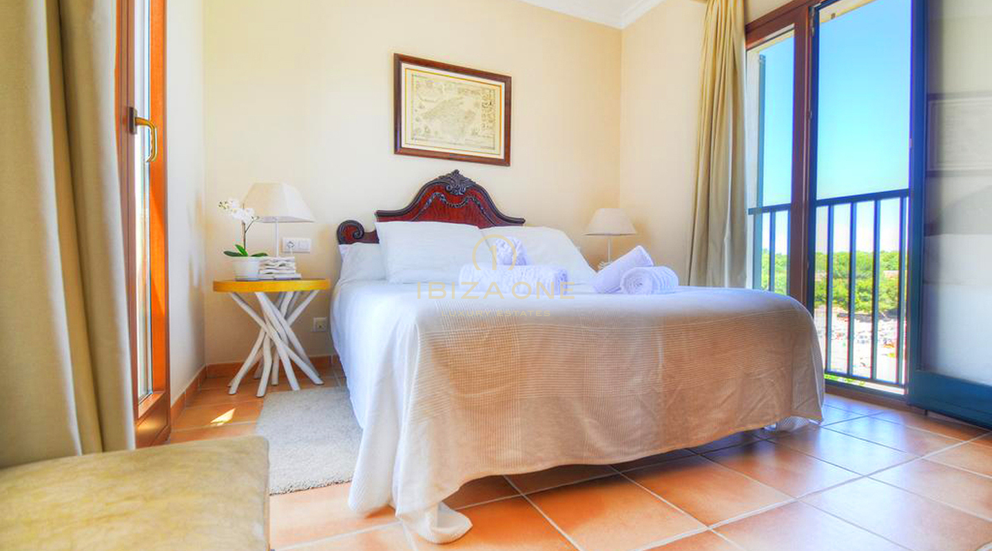 Preciosa villa de lujo en primera línea de estilo mallorquín justo en la playa con licencia de alquiler en venta, Ibiza - Preciosa villa de lujo en primera línea de estilo mallorquín justo en la playa con licencia de alquiler en alquiler, Ibiza