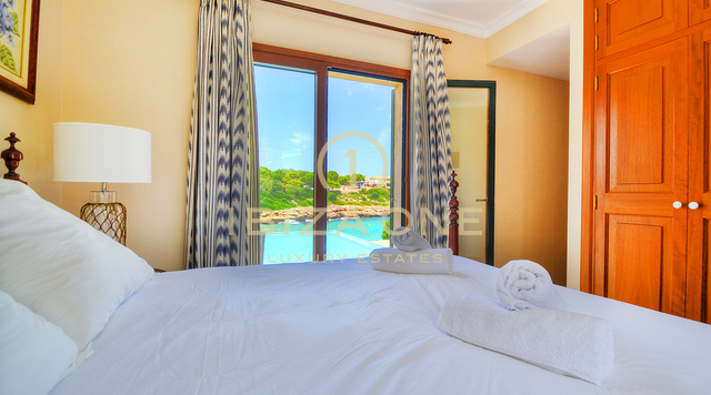 Preciosa villa de lujo en primera línea de estilo mallorquín justo en la playa con licencia de alquiler en venta, Ibiza - Preciosa villa de lujo en primera línea de estilo mallorquín justo en la playa con licencia de alquiler en alquiler, Ibiza