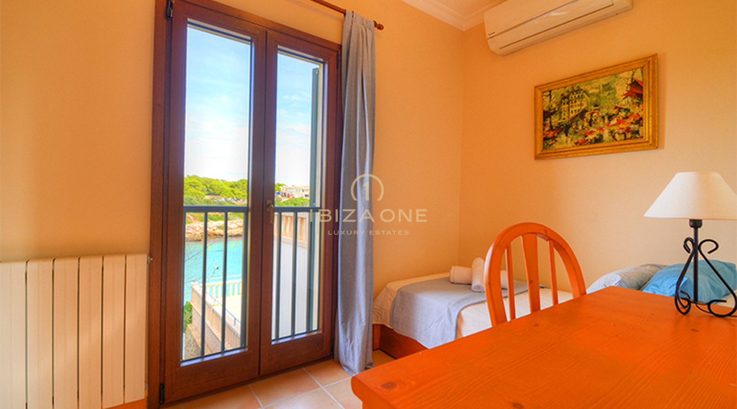 Beautiful luxury first line villa in Mallorcan style right on the beach with rental license for sale, Ibiza - Beautiful luxury first line villa in Mallorcan style right on the beach with rental license for rent, Ibiza