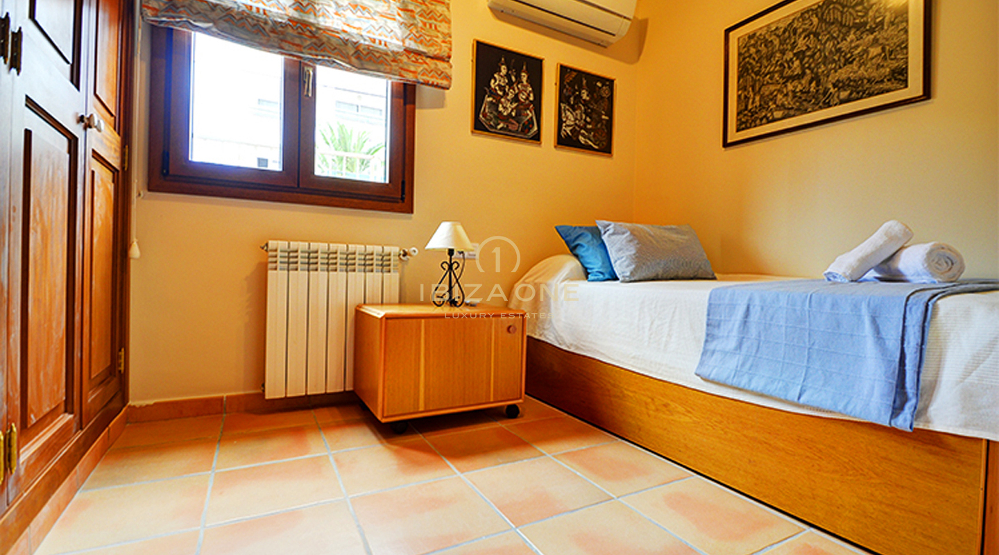 Preciosa villa de lujo en primera línea de estilo mallorquín justo en la playa con licencia de alquiler en venta, Ibiza - Preciosa villa de lujo en primera línea de estilo mallorquín justo en la playa con licencia de alquiler en alquiler, Ibiza