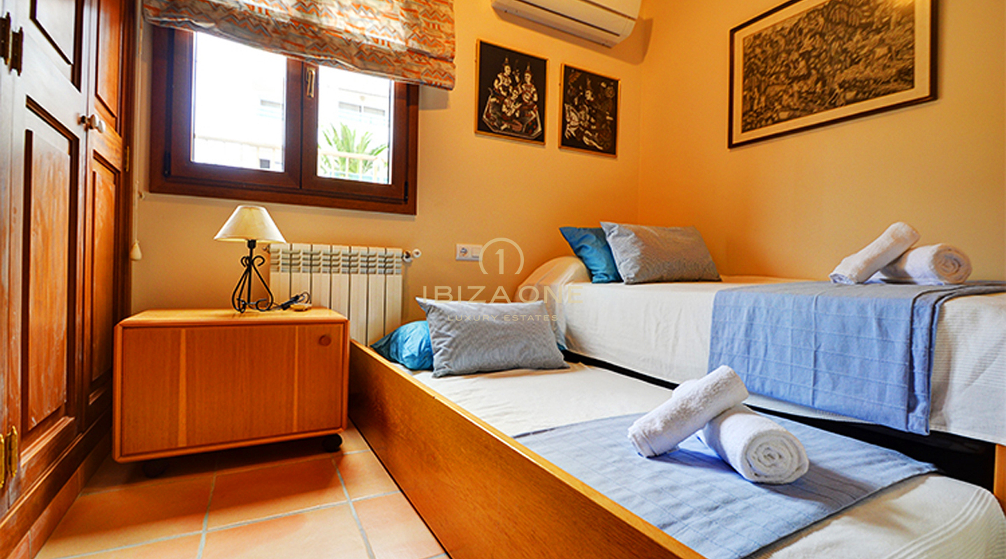 Preciosa villa de lujo en primera línea de estilo mallorquín justo en la playa con licencia de alquiler en venta, Ibiza - Preciosa villa de lujo en primera línea de estilo mallorquín justo en la playa con licencia de alquiler en alquiler, Ibiza
