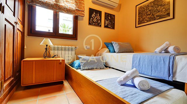Preciosa villa de lujo en primera línea de estilo mallorquín justo en la playa con licencia de alquiler en venta, Ibiza - Preciosa villa de lujo en primera línea de estilo mallorquín justo en la playa con licencia de alquiler en alquiler, Ibiza