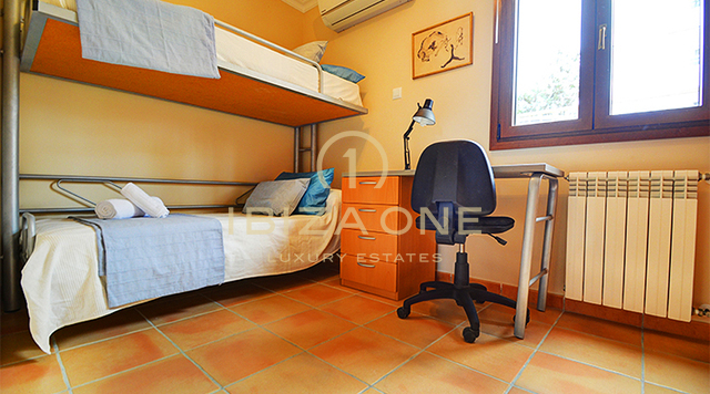 Beautiful luxury first line villa in Mallorcan style right on the beach with rental license for sale, Ibiza - Beautiful luxury first line villa in Mallorcan style right on the beach with rental license for rent, Ibiza
