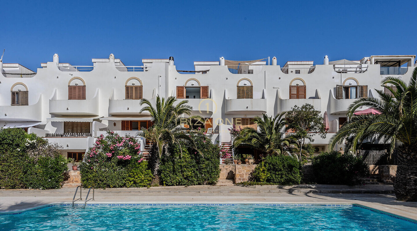 Belle maison de ville de luxe avec vue sur la mer et proche de la plage à vendre, Ibiza - Belle maison de ville de luxe avec vue sur la mer et proche de la plage à louer, Ibiza
