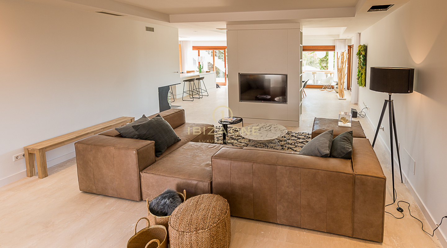 Villa mediterránea de lujo con vistas al mar en Can Furnet en venta, Ibiza - Villa mediterránea de lujo con vistas al mar en Can Furnet en alquiler, Ibiza