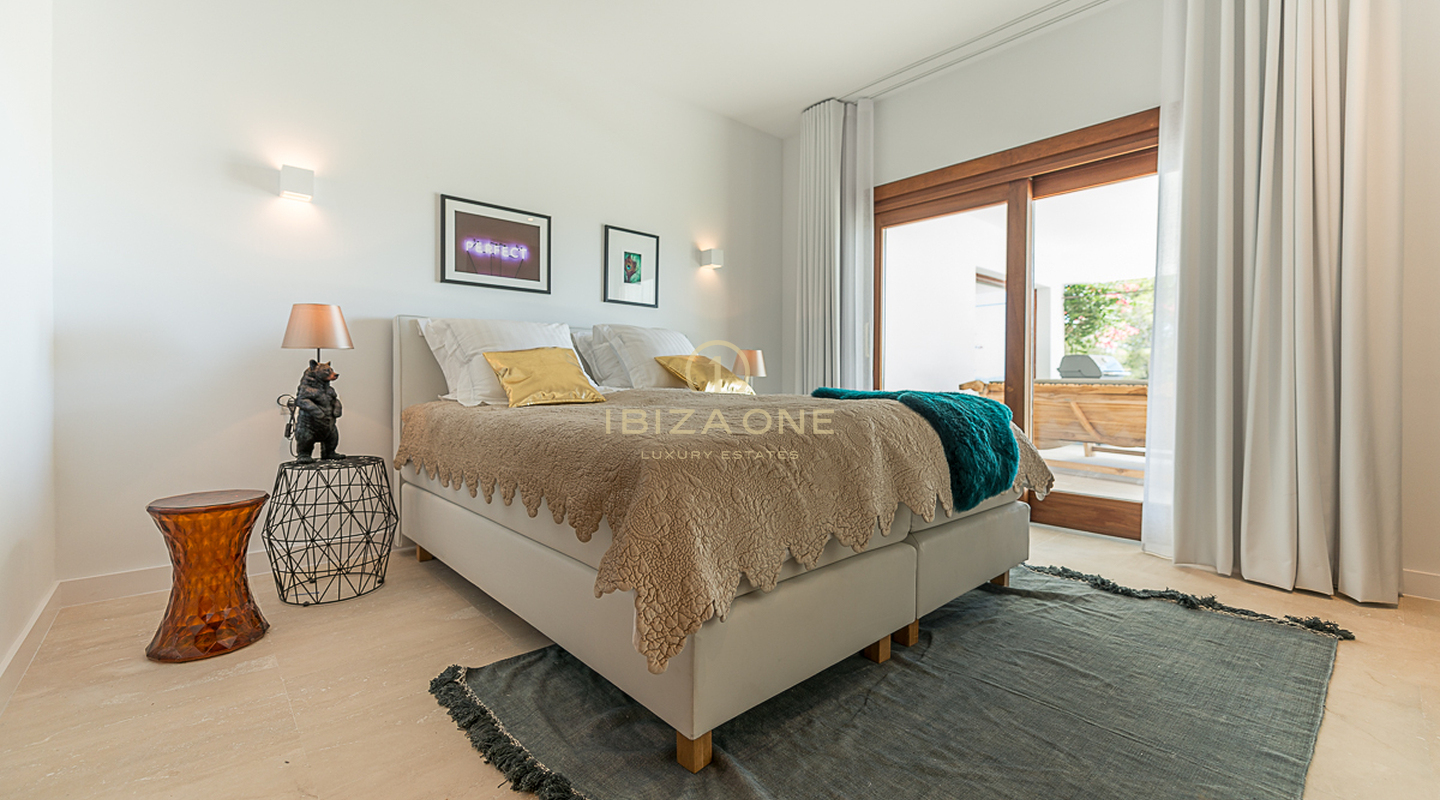Villa de luxe méditerranéenne avec vue sur la mer à vendre à Can Furnet, Ibiza - Villa de luxe méditerranéenne avec vue sur la mer à louer à Can Furnet, Ibiza
